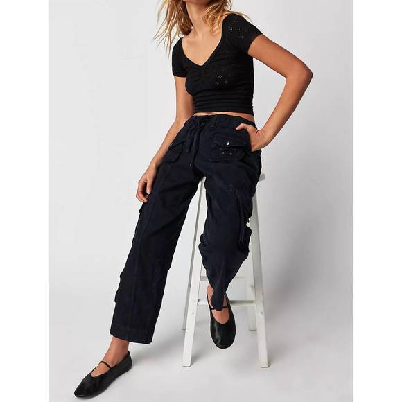NEW FREE PEOPLE tahiti cargo pants in black - Picture 2 of 4